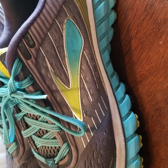 Brooks Ghost Running Shoes - Picture 9 of 9